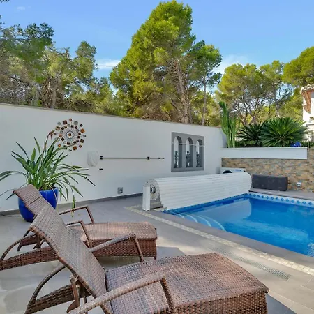 Casa La Pinada By Aldertons Villa *